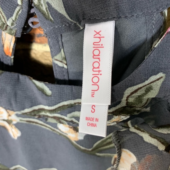 Xhilaration ruffle sleeve dress - Picture 4 of 8